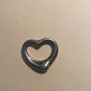 Tiffany Elsa Peretti medium size open heart pendant